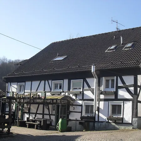 Zum Stausee 3*